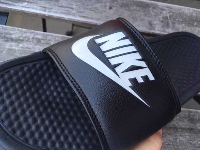 ナイキのベナッシ メンズ向けにサイズ感やコーデをレビュー Jdi ピースブログ