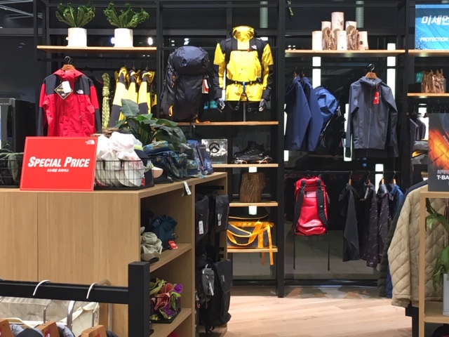 韓国 ノースフェイスのイチオシ店舗 明洞店 の場所や商品を紹介 ピースブログ