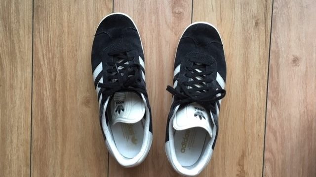 アディダス ガゼル 黒スエード のサイズ感やコーデをレビュー ピースブログ