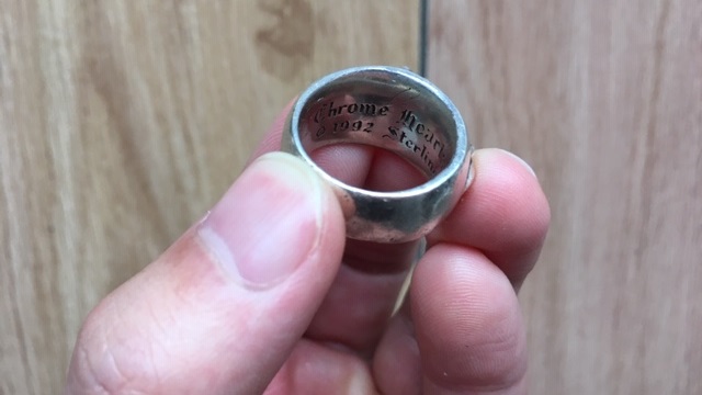 クロムハーツ 偽物の見分け方を元ユナイテッドアローズ販売員が説明 ピースブログ