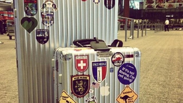 スーツケースのステッカー おしゃれな貼り方とおすすめブランド3選 ピースブログ