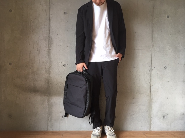 Incase インケース リュック City Collection Compact Backpackをレビュー ピースブログ