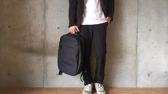 Incase（インケース）】リュック City Collection Compact Backpackを 