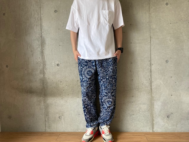 クックマン Cookman シェフパンツ ペイズリー柄 のサイズ感やコーデをレビュー ピースブログ